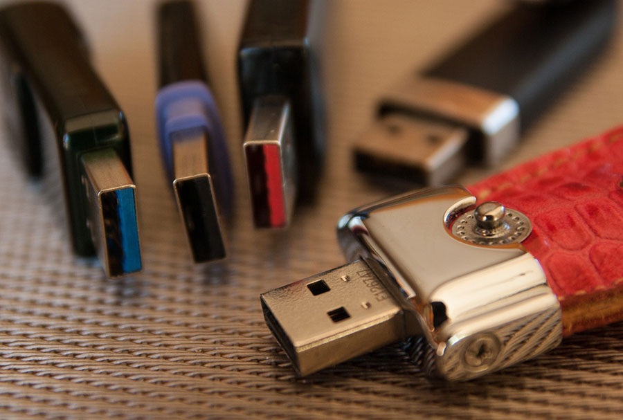 مقایسه USB 3، USB 4، Thunderbolt 3، Thunderbolt 4